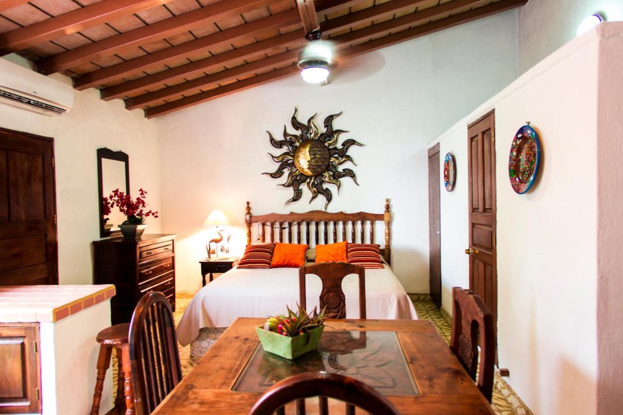 Hotel Posada De Roger Puerto Vallarta Buitenkant foto